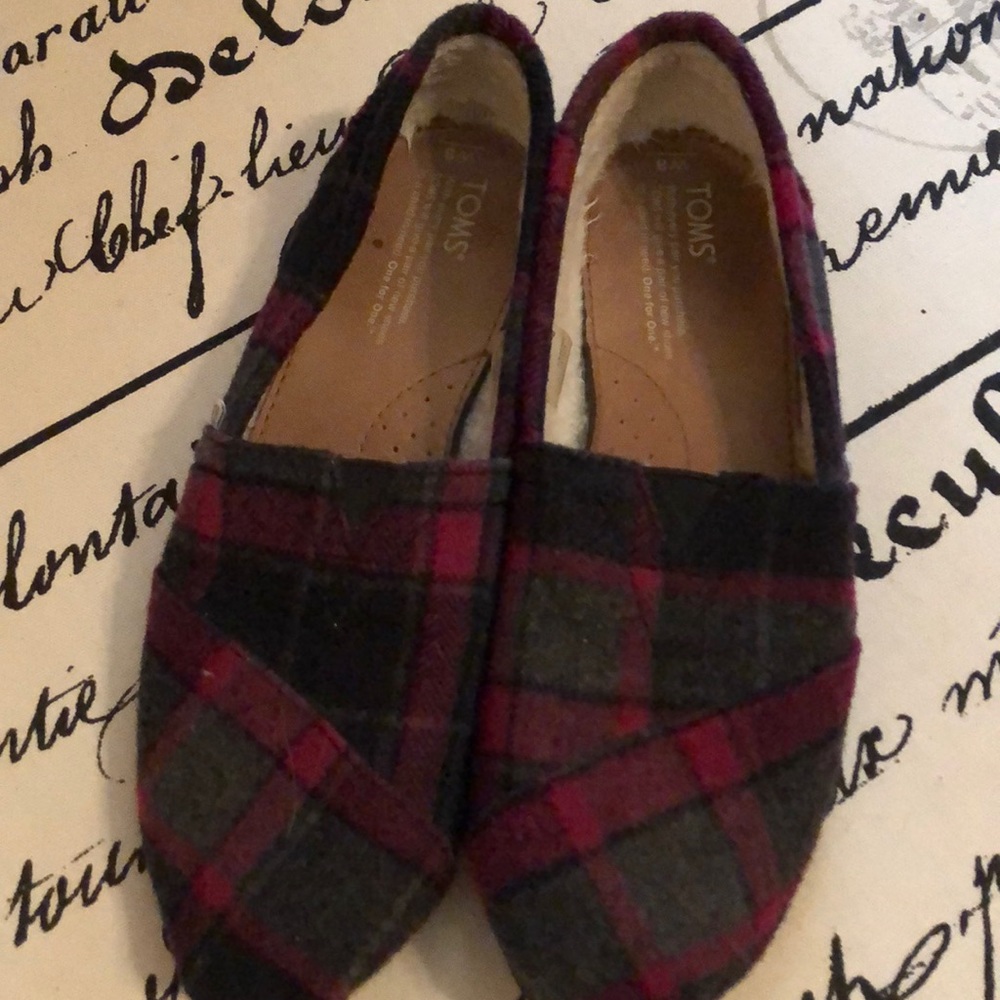 Flannel TOMS